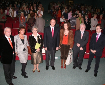 Autorides asistentes al acto de apertura de curso de la Ctedra