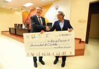 Pharmex entrega a la UCO una aportación de 10.000€ para proyectos educativos y de investigación en hábitos saludables