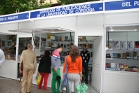 Un stand en la Feria del Libro divulga los fondos editoriales de la Universidad de Crdoba.