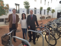 Visita institucional al aparcamiento de bicicletas de la Facultad de Filosofa 