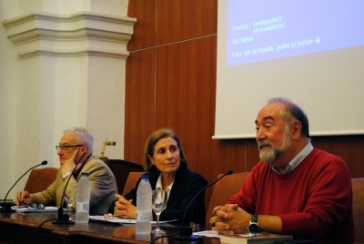 Juan Ojeda, M Dolores Muoz y Carlos Miraz durante la conferencia