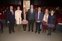 Foto de familia de autoridades asistentes a la inauguración de las jornadas