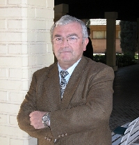 Ricardo Veroz, nuevo defensor universitario de la Universidad  de Crdoba ( Resumen de la sesin de claustro de 20-12-04)