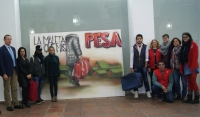 A la izquierda el decano de la Facultad de Filosofía y Letras, Eulalio  Fernández, con representantes de Cruz Roja y participantes en la campaña