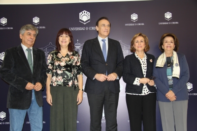 De izquierda a derecha, Julio Neira, Mª Ángeles Naval, María Rosal y Mª Dolores Ortiz Baena, minutos antes de dar a conocer el fallo del jurado