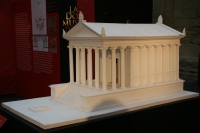 Reproduccin del templo romano de Claudio Marcelo