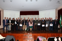 Foto de familia de autoridades y alumnos de la 1ª Promoción de Ingenieros Técnicos de Minas