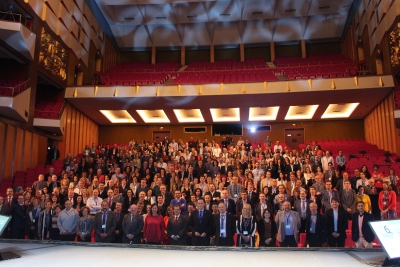 Foto de familia de los asistentes a las las XXVI Jornadas de Investigación de las Universidades Españolas.