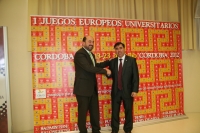 Torres (izq) y Ruiz, tras la firma del convenio