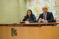 De izquierda a derecha, Dolores Amo y Rafael Linares en la presentación de la actividad