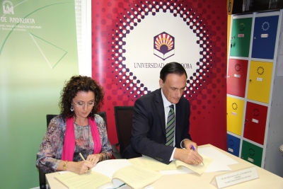 Isabel Baena Y Jose Carlos Gmez firman el convenio