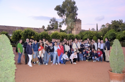 Foto de familia  de los nios participantse en el programa Estalmat-Andaluca