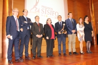 Galardonados y autoridades, durante la entrega de los Premios Ssifo