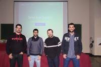 Miembros del consejo de estudiantes de la Escuela Politcnica Superior de Crdoba y del Aula de Software Libre, durante la presentacin de la aplicacin.