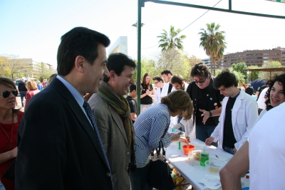 Manuel Blzquez y Justo Castao en el Paseo de la Ciencia 2013