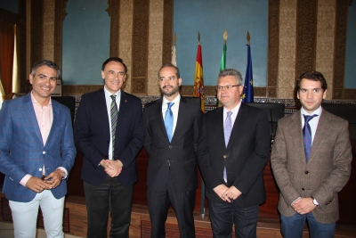 De izquierda a derecha, Emiliano Pozuelo, J. Carlos Gmez Villamandos, Juan Manuel Roa, Esteban Morales y Fernando Priego.
