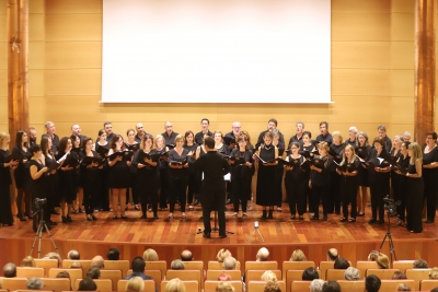 El coro Averroes, durante su actuacin con motivo de la celebracin del dcimo aniversario de la agrupacin.