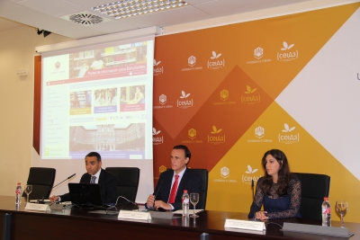 Alfonso Zamorano, Jos Carlos Gmez Villamandos y Alejandra Lpez, en la presentacin del nuevo portal