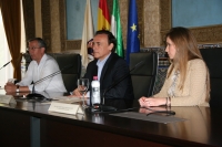 De izquierda a derecha, Carlos Márquez, José Carlos Gómez y Carmen Prado