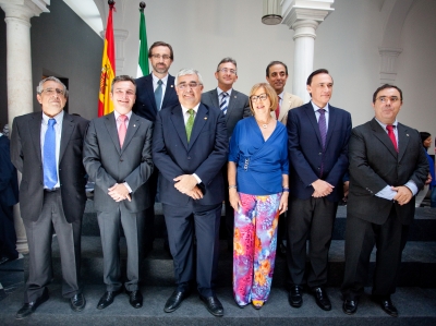 Foto de familia de los rectores andaluces con los nuevos consejeros Ramrez de Arellano y Adelaida de la Calle 