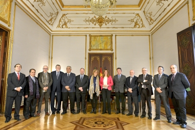 La presidenta andaluza,  Susana Daz, con los rectores y otras autoridades de la Junta momentos antes de comenzar la reunin