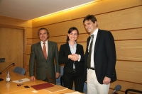 De izq a dcha,Alfonso Garcia-Ferrer, Pilar Dorado y Miguel Lpez, tras la firma del convenio