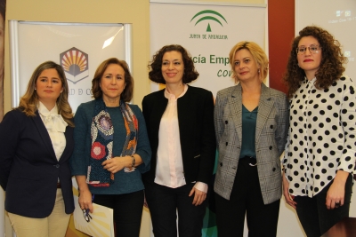 De izquierda a derecha: Beatriz Cados, Mara Rosal Nadales, Cristina Garca Comas, Montserrat de los Reyes y Lorena Ramos