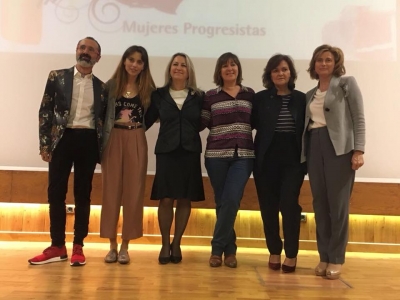Foto de familia de los galardonados en la vigésima edición de los Premios Mujeres Progresistas 2017