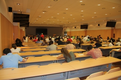 Imagen de archivo de estudiantes realizando las pruebas el pasado ao en la Facultad de Medicina y Enfermera