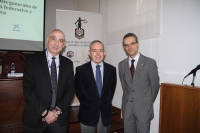 De izquierda a derecha, Diego Medina, Antonio Millán y Manuel Izquierdo, durante la presentación del curso.