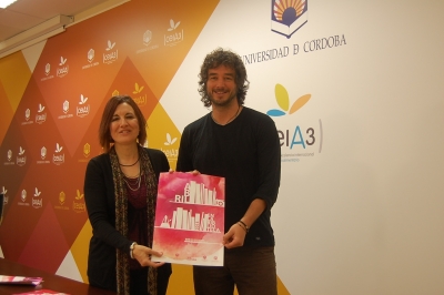 Carmen Lin y Pablo Rabasco en la presentacin de Abril en la Bilbioteca