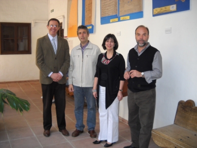 Angeles Gallego con el decano y otros miembros de la Facultad de Letras