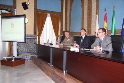 De izquierda a derecha, Antonio Ruiz Olmos, Jos Carlos Gmez Villamandos y Eulalio Fernndez Snchez