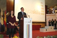 El rector de la Universidad de Córdoba, durante su intervención en el acto de entrega de premios.