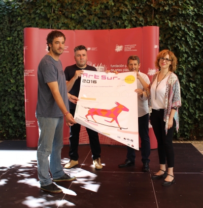Pablo Rabasco, Sebastin Zamora, Jos Abad y Marisa Ruz, con el cartel del festival