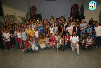 La Facultad de Ciencias de la Educacin recibe el XX Trofeo Rector en la fiesta del deporte universitario.