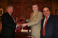 Luis Carreto recibe la distinción Abderramán III de la Universidad de Córdoba