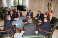 Un momento de la reunión de representantes de la Universidad de Córdoba y Krasfarma