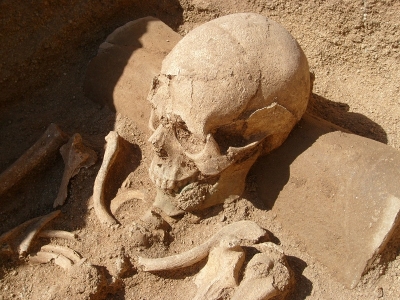 Detalle de una inhumación de Baetulo (Clara Forn Pepita Padrós Daniel Vázquez)